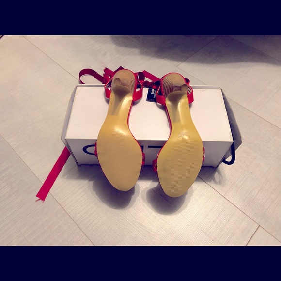 Red Heels ๐ ๐ with Satin Ribbon to tie as Bow - NEW - Picture 9 of 9